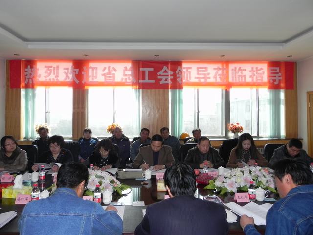 深入車間班組、“零距離”接觸職工、體驗(yàn)職工生活、傾聽(tīng)職工心聲